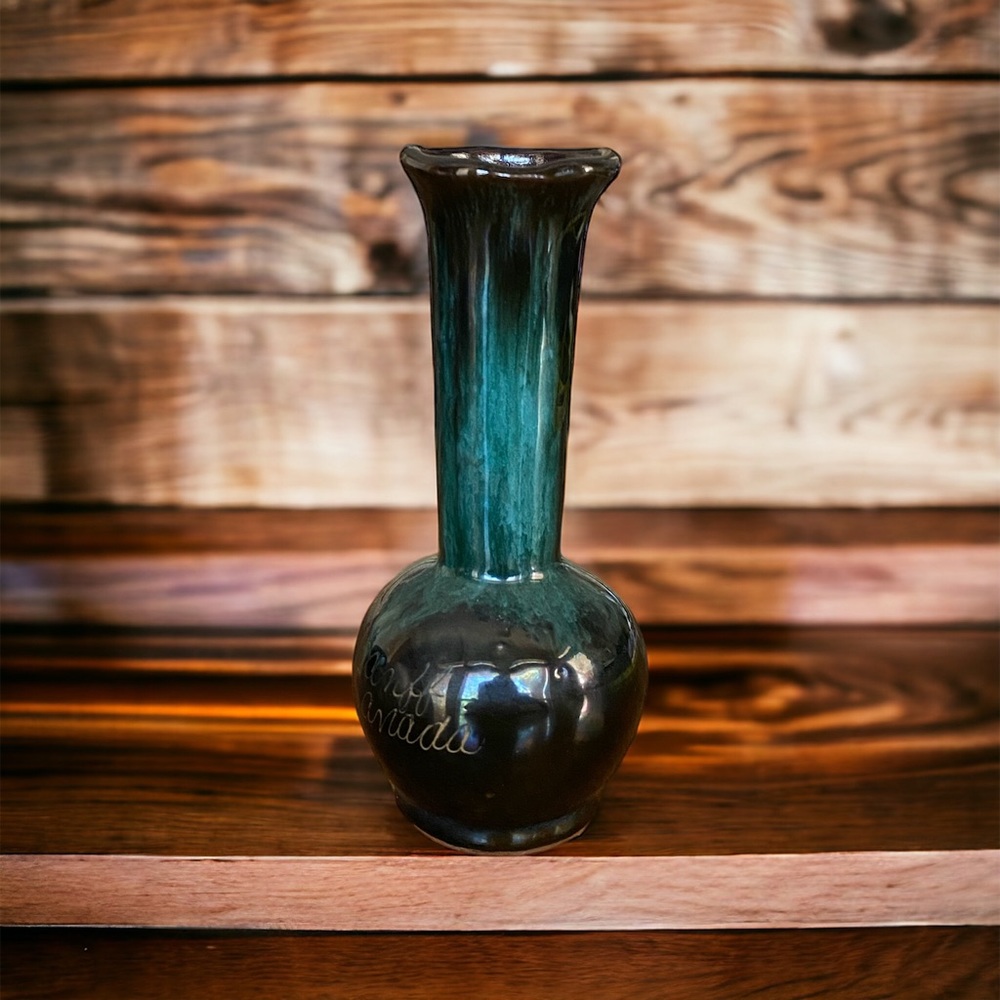 VTG Blue Mountain Pottery Canada Bud Vase Green/Black Drip Glaze MCM 5”x2”